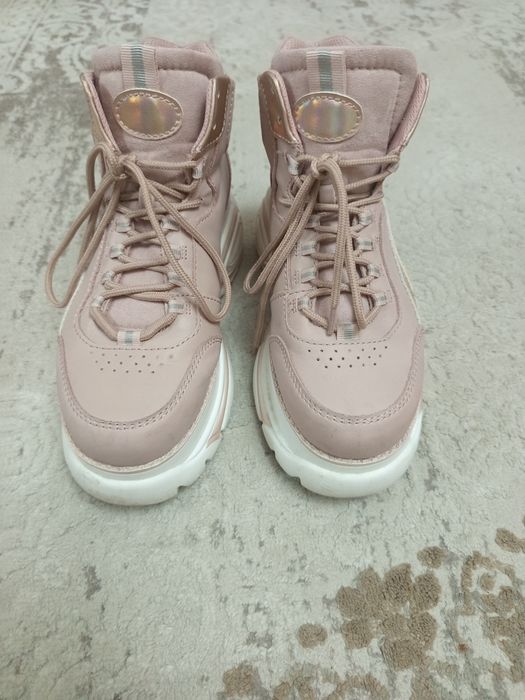 Продаю Кроссовки