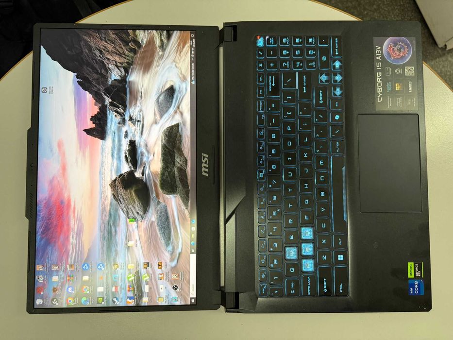 Laptop Gaming MSI Cyborg 15 A13VF cu procesor Intel® Core™ i7-13620H