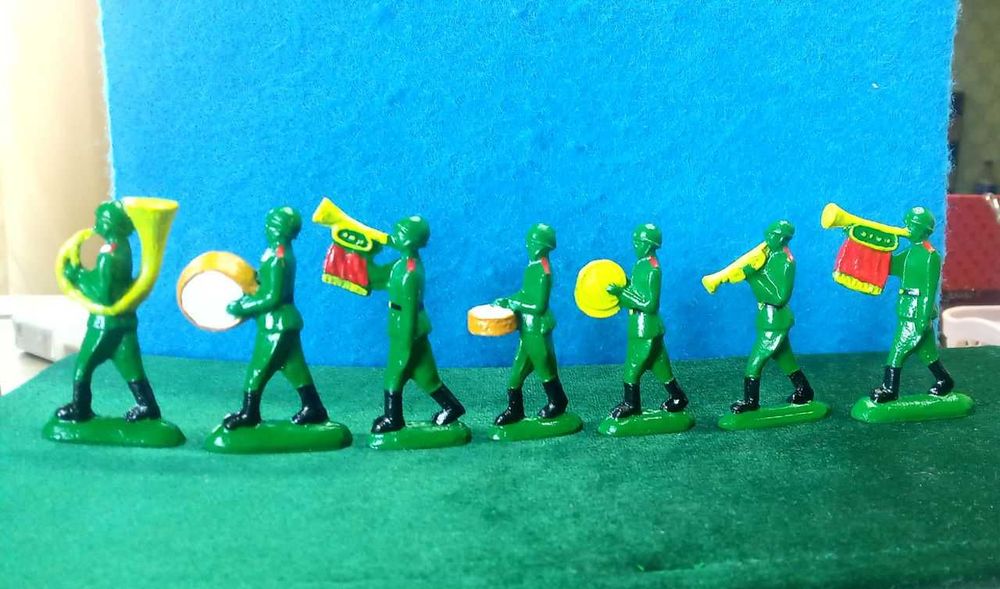 Солдатики  СССР оловянные  1960хгодов 7 шт.