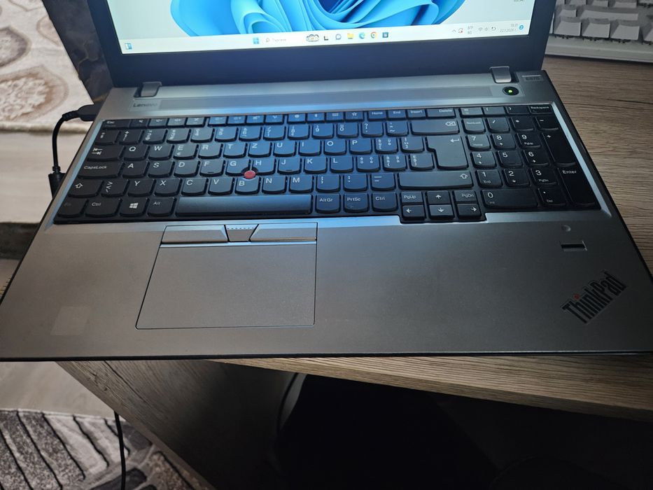 Лаптоп lenovo E570 може и бартер за процесор AMD