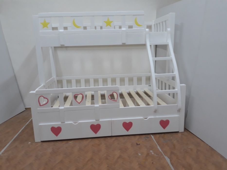 TRANSPORT GRATUIT.Pat etajat-supraetajat din lemn masiv.Cod 3211