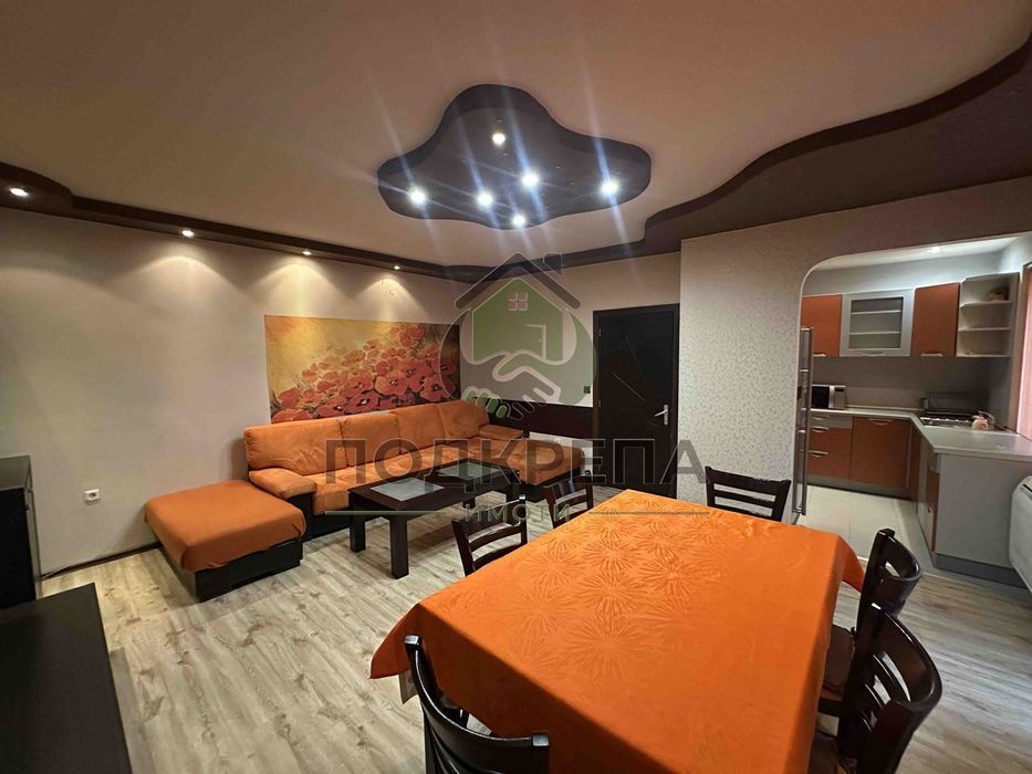 Дава се под наем Тристаен апартамент в Пловдив, Кършияка - 120 кв.м за 459 € - Снимка #1