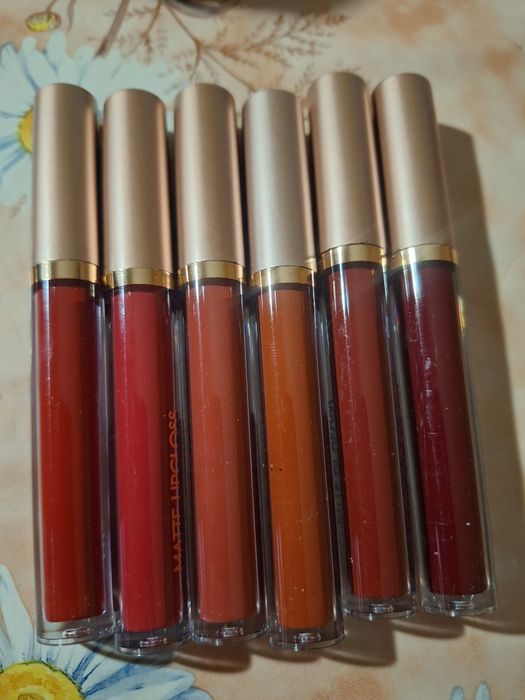 6 броя матови червила