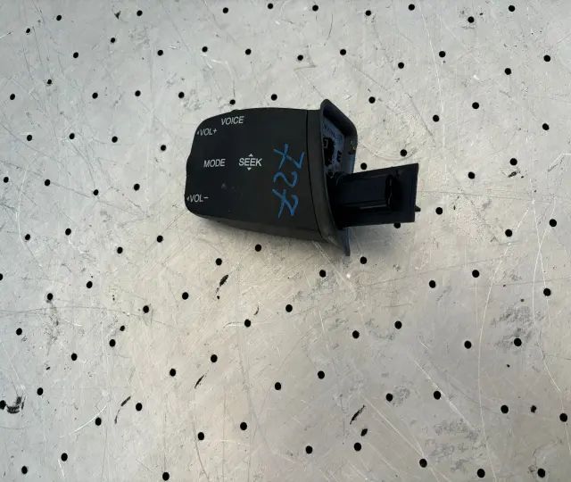 Maneta comenzi volan Ford Focus 2005 1.6 TDCi MT (90 hp)