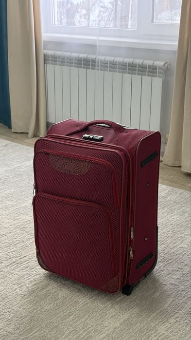 Чемодан продам б/у