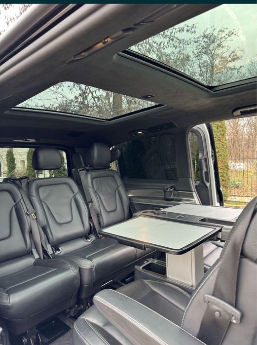 Mercedes Benz V300 ( V class )