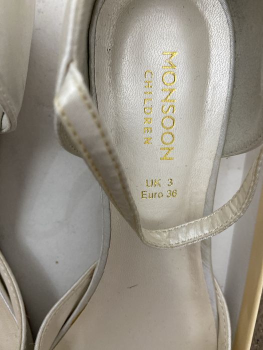 Туфли атласные 36 р