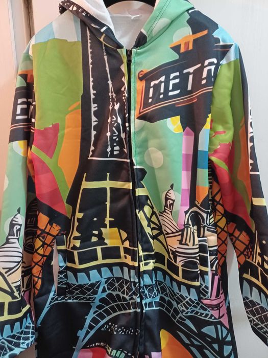 Дамско Яке с градски мотив