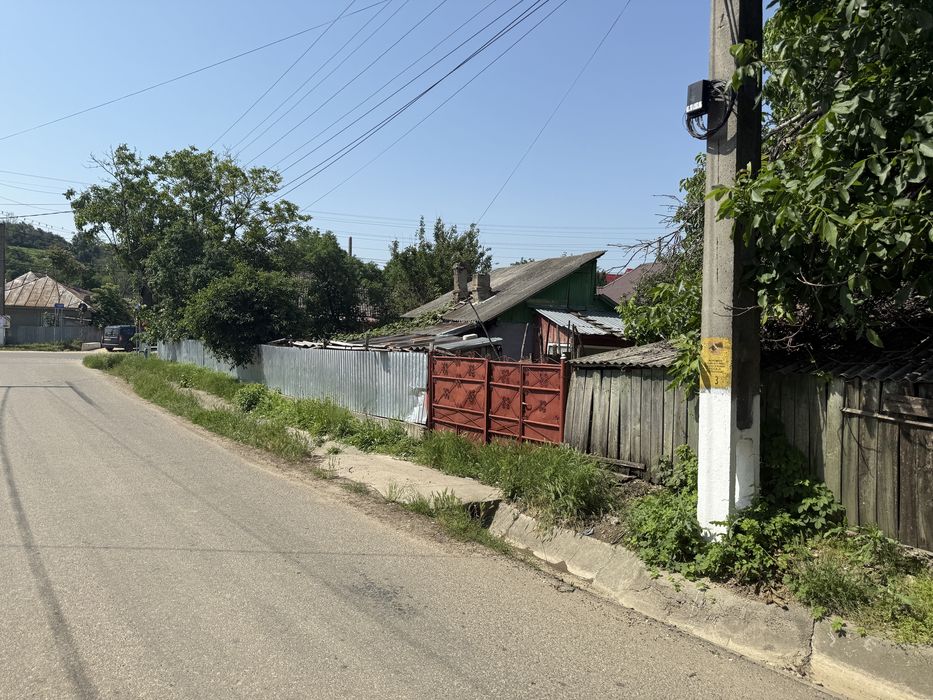 Casa + teren in zona centrala Ruginesti