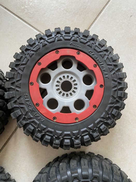 Гуми за LOSI Dbxl