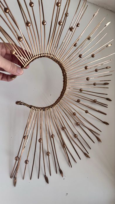 Сдам в аренду крылья, корона