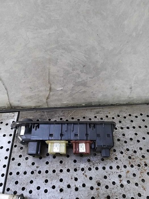 Bloc butoane geamuri oglinzi renault clio 4 8200676529a