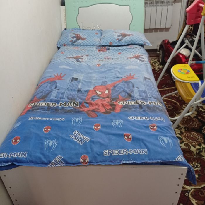 Detskiy garnitur xolati yaxshi singan joyi yuq