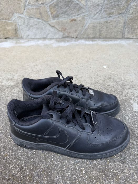 Продавам дамски маратонки Nike