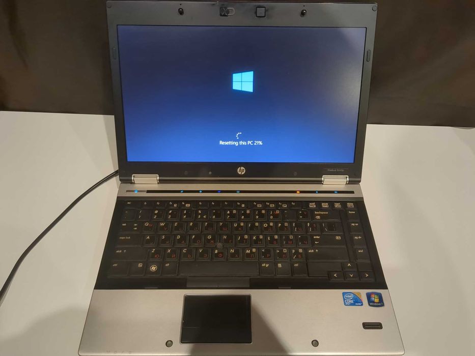 Лаптоп HP EliteBook 8440p + докинг станция HP HSTNN-I11X