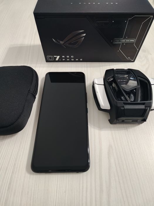 Telefon Gaming ROG Phone 7. 16 GB Ram, 512GB
