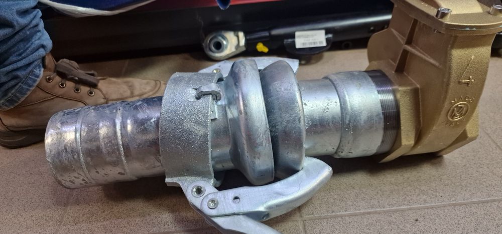 Vana robinet vidanja 4 toli cu filete ambele părți import Italia origi