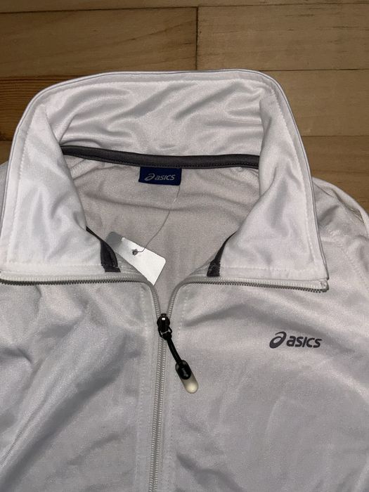 Нов дамски екип Asics