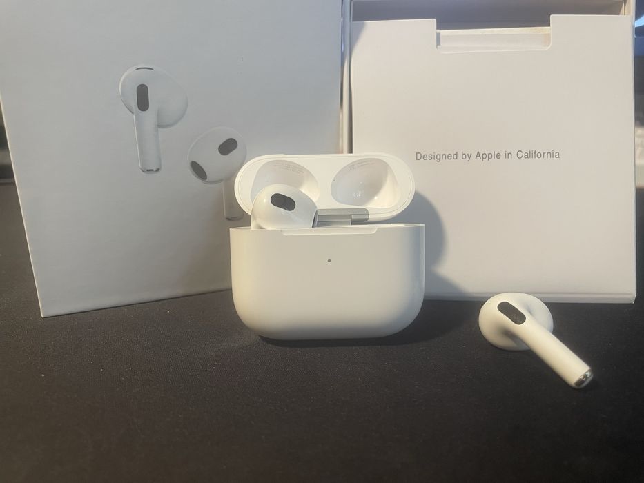 Vand  airpods generatia 3