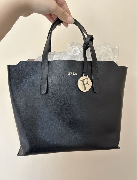 Черна чанта Furla