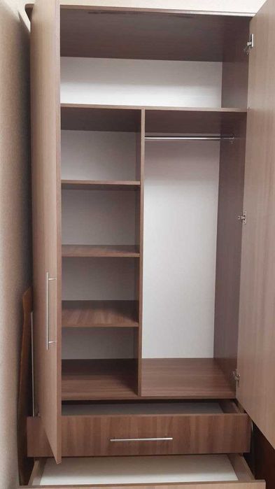 Шкаф для одежды (2,25 на 1 метр)