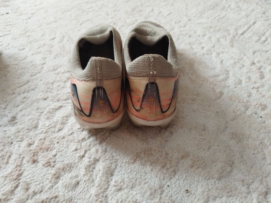 Продам сороконожки и бутсы