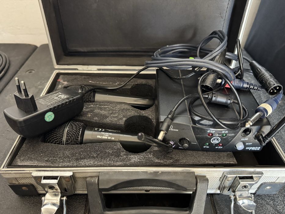 Set microfoane wireless akg sr 40
