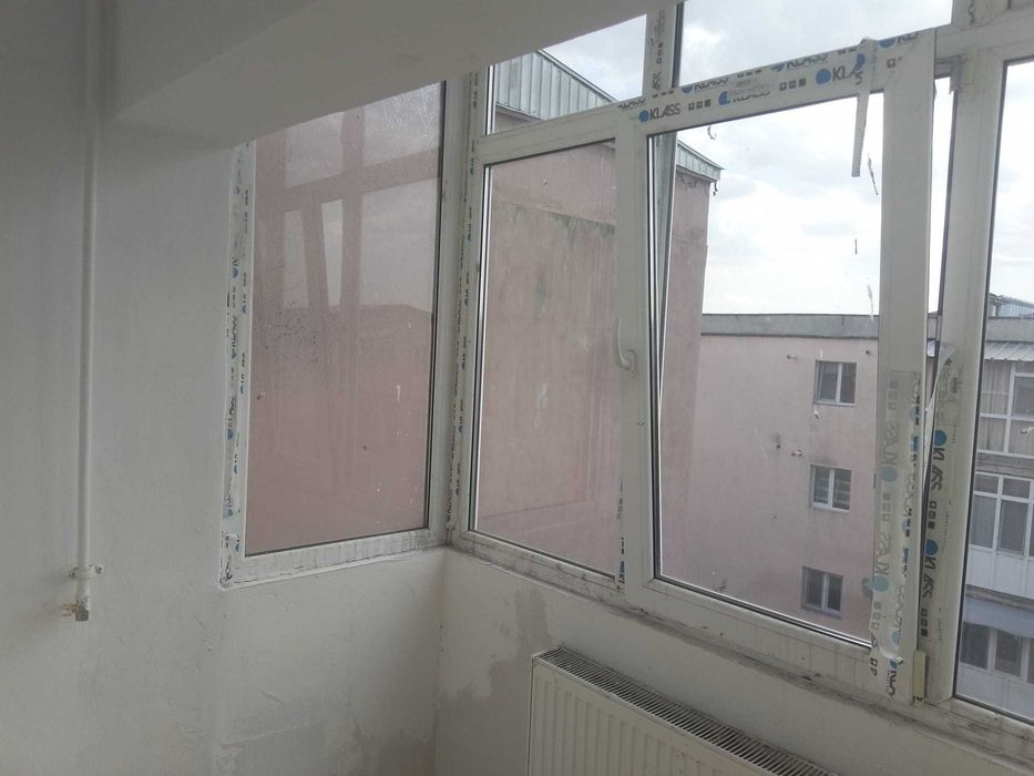 Vand apartament 2 camere 60mp semidecomandat zona Centrala Filiasi