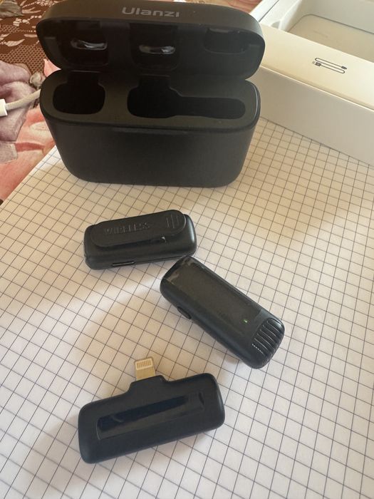 Microfon lavaliera pentru telefon iPhone  Lightning//Ulanzi J12