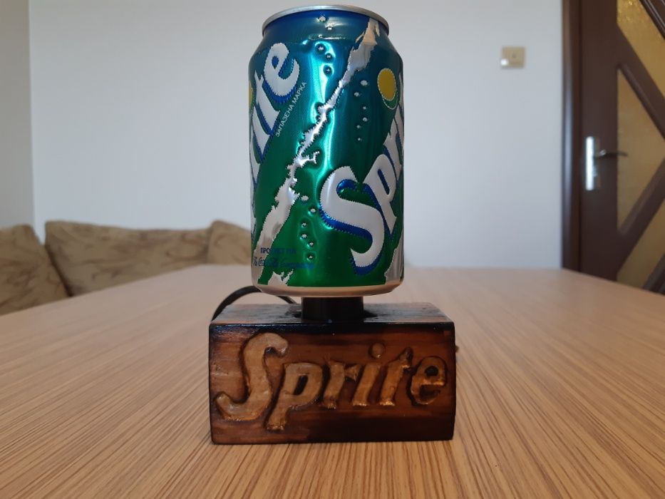 Декоративни лампи ръчна изработка на известни брандове напитки.