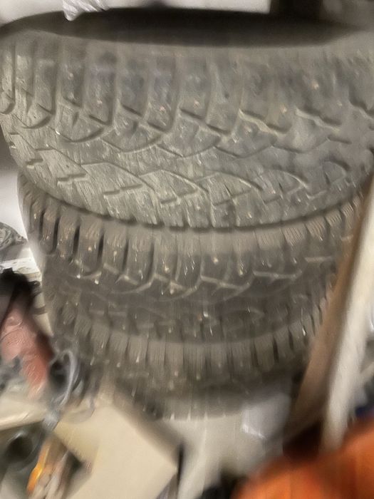 Покрышка зимний шипами с дисками