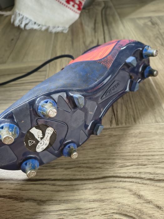 Pantofi de fotbal