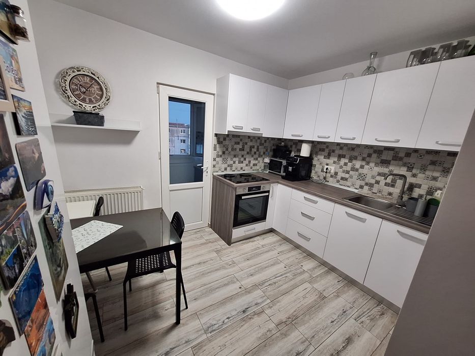 Vand Apartament 3 camere Rm Sarat