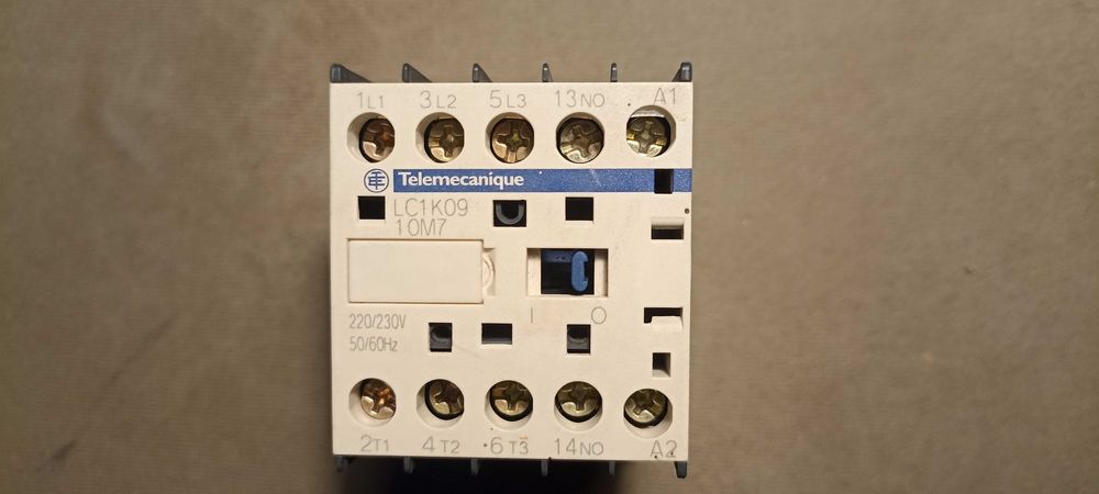 Контактор Schneider Electric LC1K0910M7
