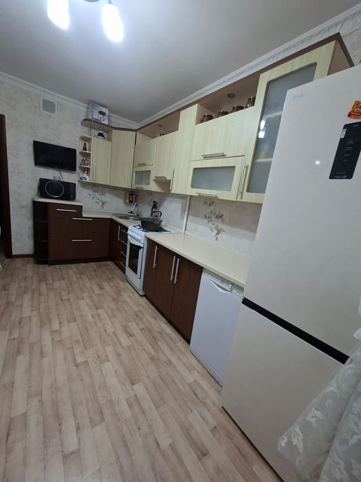 Продам кухонный гарнитур р-он Евразия