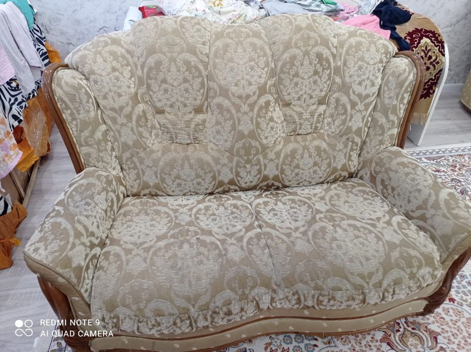 Диван раскладной +2 кресла