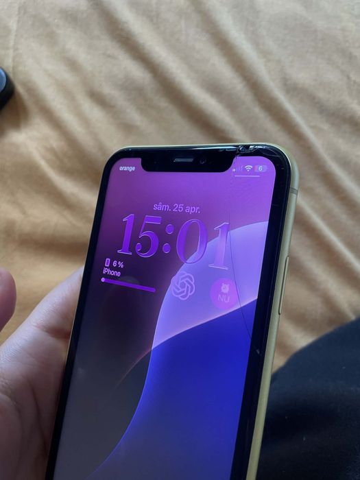 Vand iphone 11 folosit