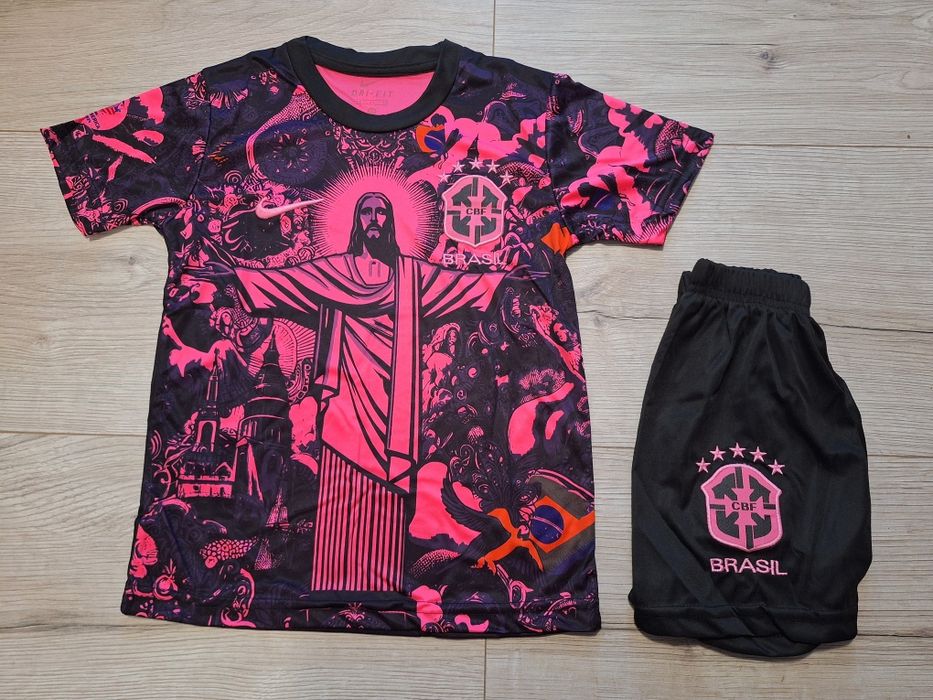 Детски флуоресцентен футболен екип на Неймар Бразилия !