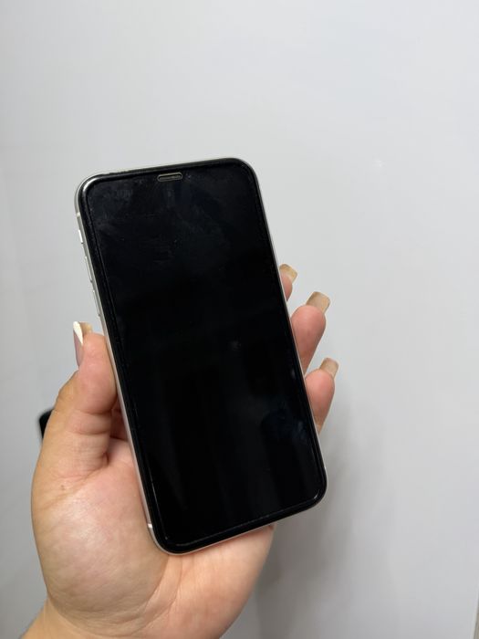 Продам iPhone XR