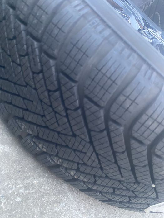 Vand set jante Toyota Yaris Cross 215 50 R18 Noi