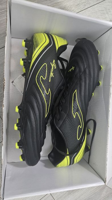 Ghete (adidasi) Fotbal Joma AGUILA 2301, ca noi, marime 44