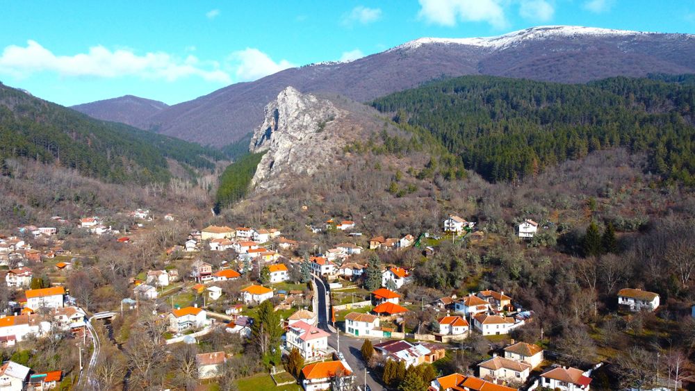 Парцел в регулация в с. Зелениград, Обл. Перник, Общ. Трън