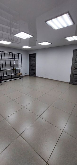 Сдам в аренду магазин офис в центре