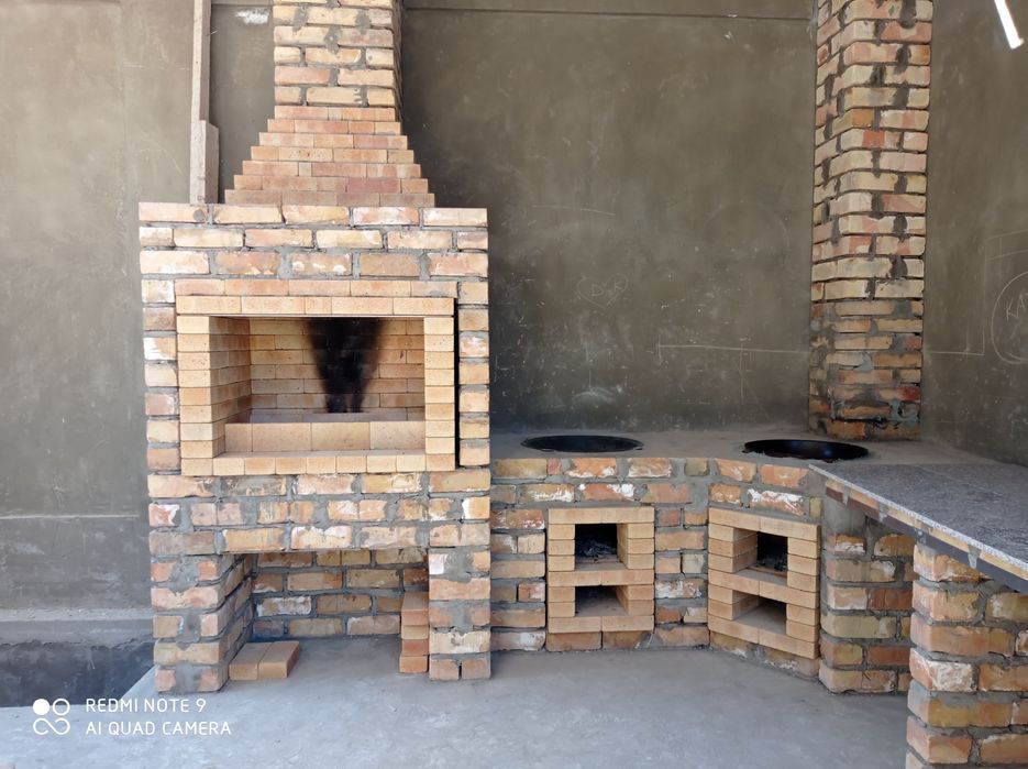 Летняя кухня барбекю очаг камин.