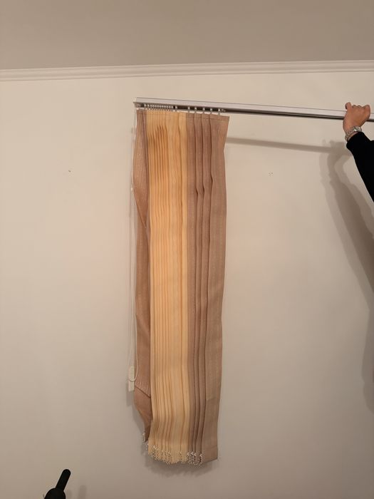 Продам жалюзи 3 шт