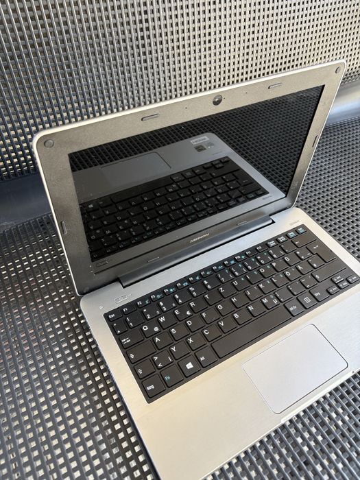 Лаптопи по 30 евро бройката