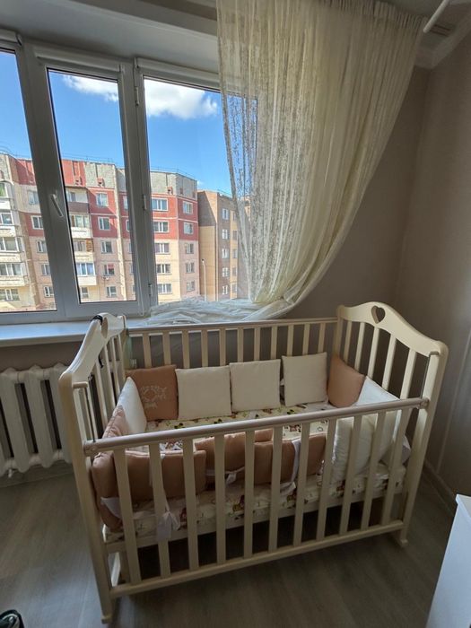 Продам манеж очень в хорошем состояний, с матрасом
