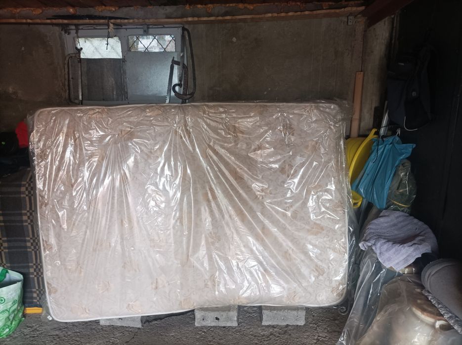 Vând saltea 140×200