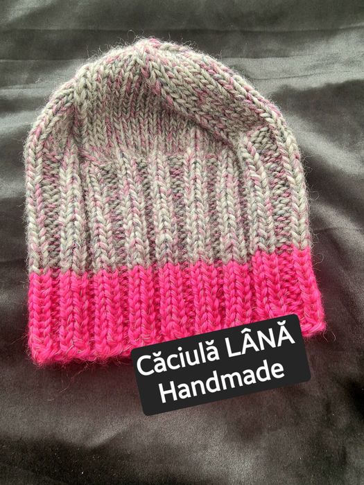 Căciulă fes damă handmade 100% lână virgină gri roz, tricotată, universală