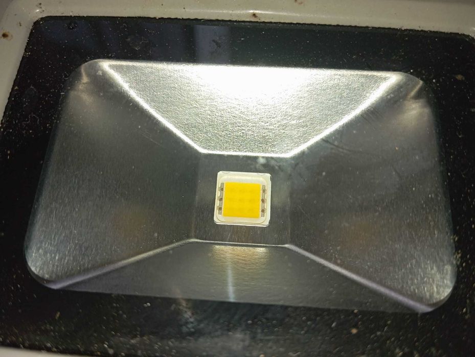 proiector 10W/230V + senzor miscare